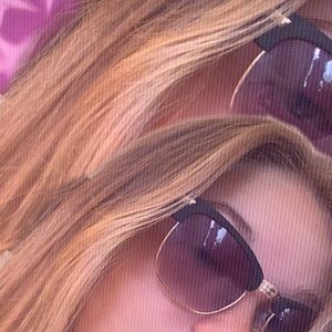 Meet your Posher, Maddie